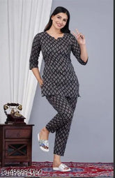 Black floral printed cotton kurti set (India), rayon fabric, three-quarter sleeves, women's pyjamas coordinated top and bottom